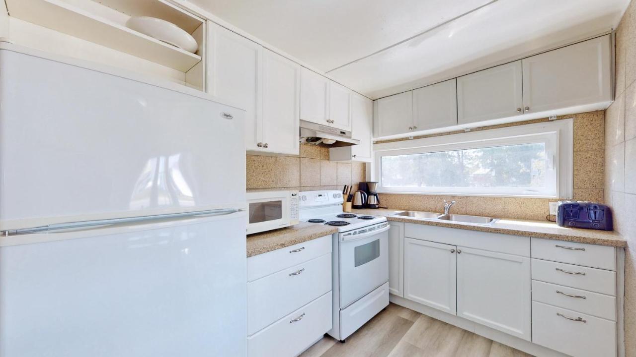 Main Beach River Retreat - Wasaga Beach 1 - Main Strip - 93 Mosley St Εξωτερικό φωτογραφία