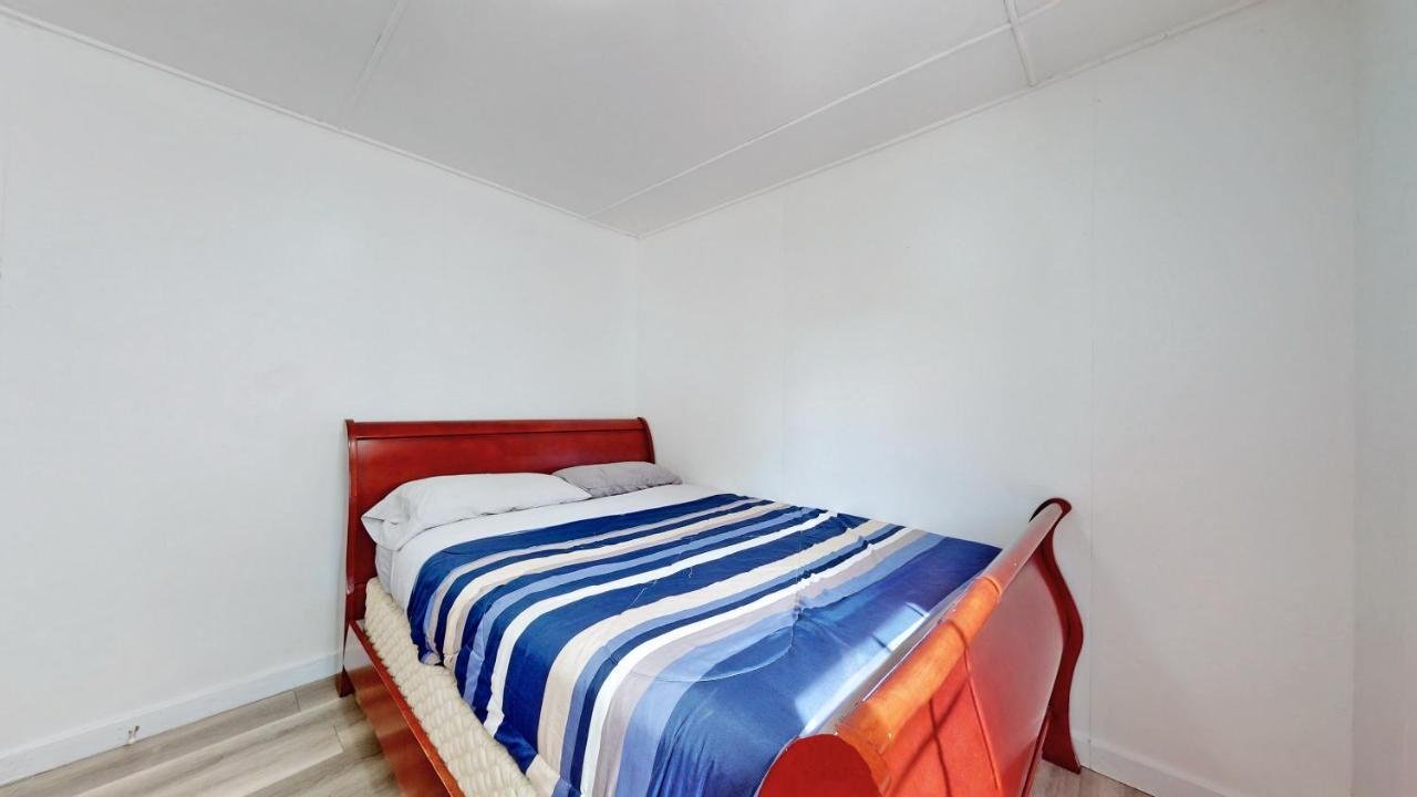 Main Beach River Retreat - Wasaga Beach 1 - Main Strip - 93 Mosley St Εξωτερικό φωτογραφία