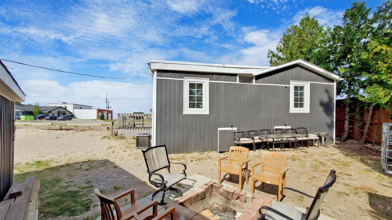 Main Beach River Retreat - Wasaga Beach 1 - Main Strip - 93 Mosley St Εξωτερικό φωτογραφία